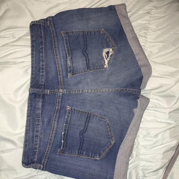 Arizona Jeans Co. Jean Shorts - Picture 3 of 3